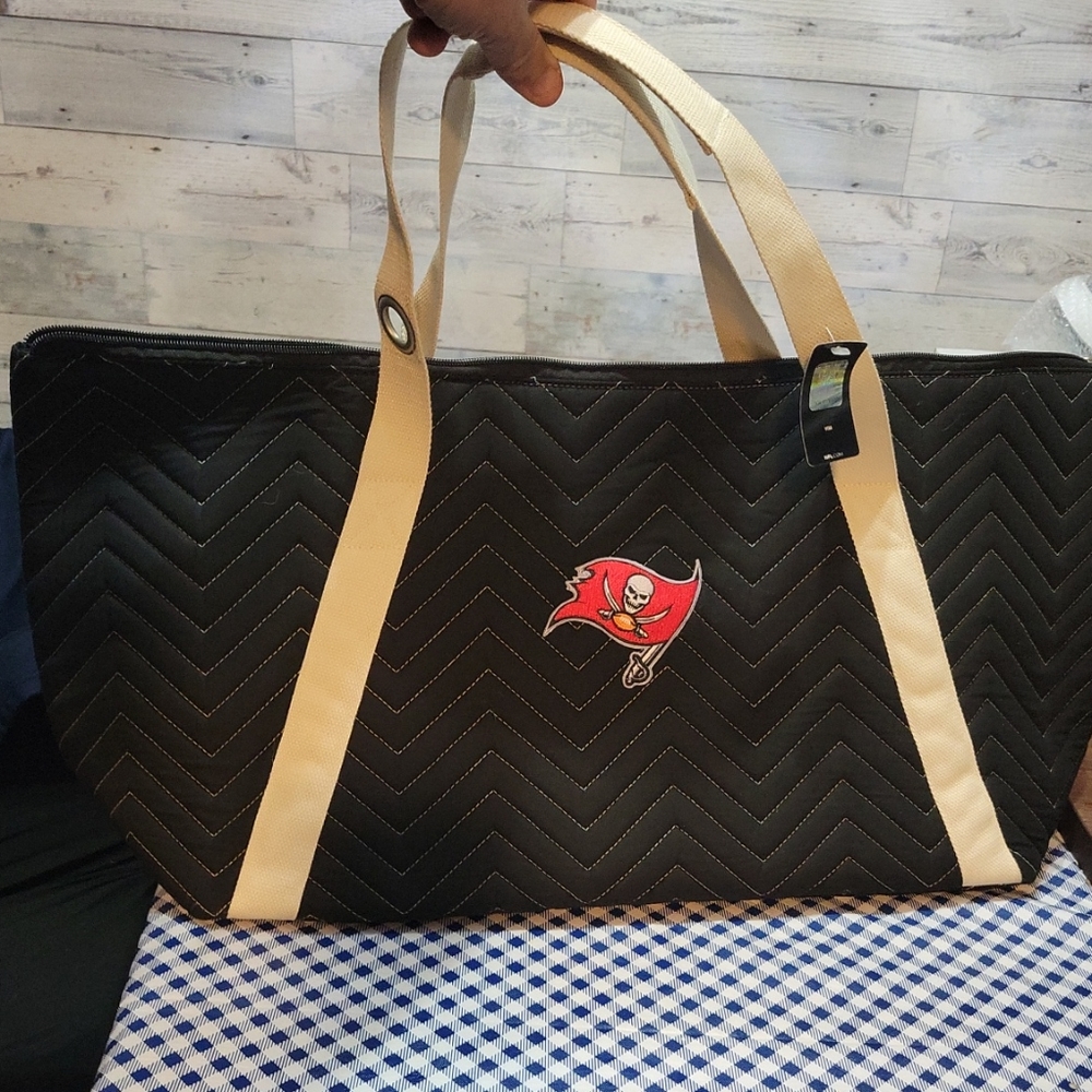 Tampa Bay Buccaneers The Weekender Bag Duffel